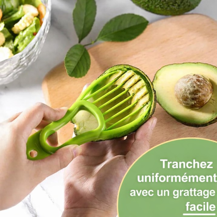Strumento per affettare avocado con grattugia facile da usare.